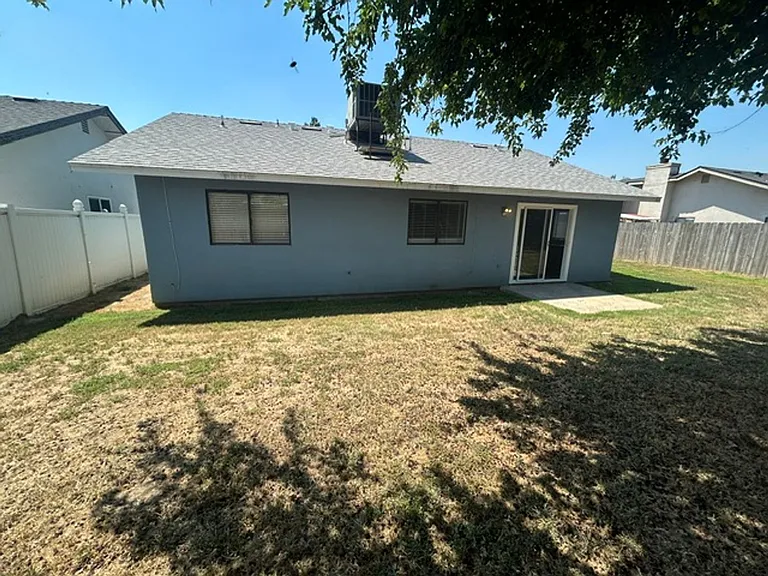 1136 W Damron Ave — Photo 20
