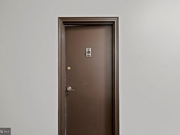 4th image of 3901 Cathedral Ave NW #420
