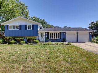 1717 Vassar Ct, Schaumburg, IL 60193