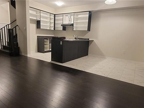 3rd image of 416 Blackburn Dr