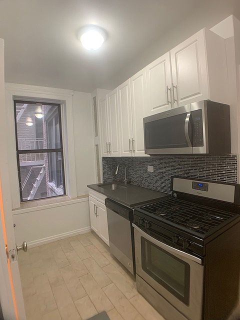 1st image of 316 W 94th St APT 3C