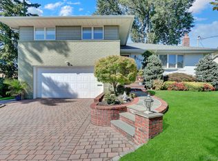 506 Nassau Pl, Garden City, NY 11530