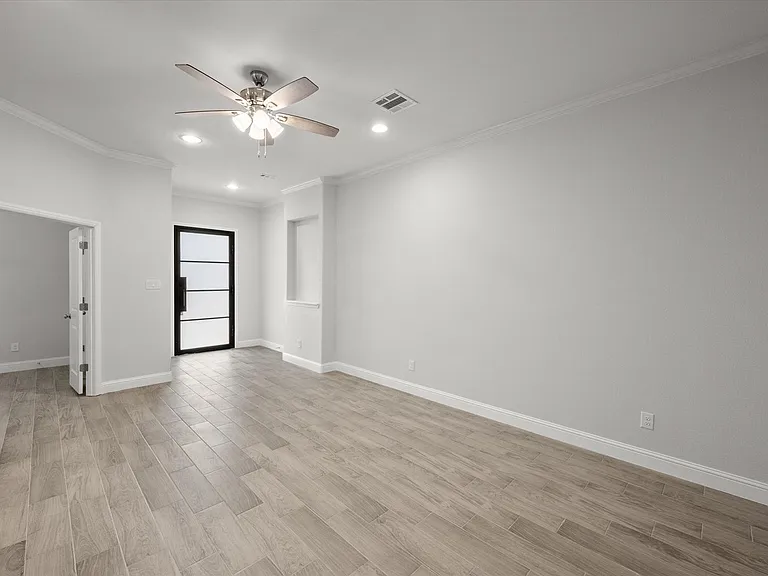 2355 Spring Park Blvd — Photo 6