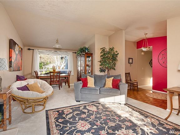 5th image of 1108 Langridge Ct NW