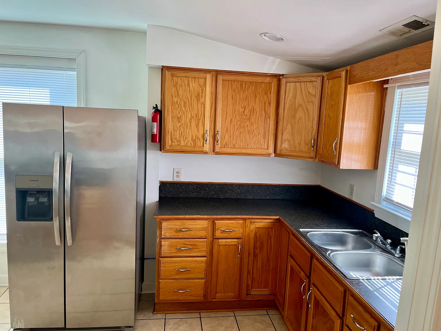 4 bed, 1800 sqft, $2,000 — Photo 4