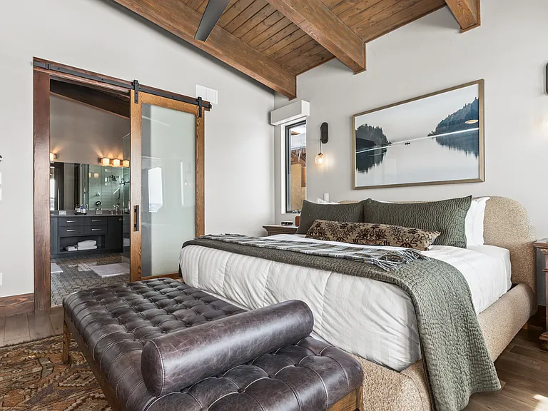 King Ensuite Bedroom 1