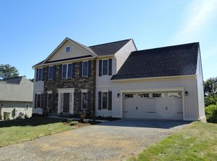 711 Doyle St, Salem, VA 24153