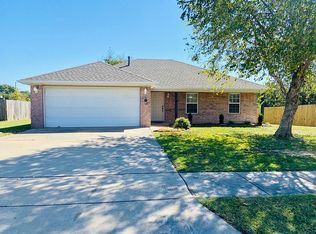 90 N Sable St, Farmington, AR 72730