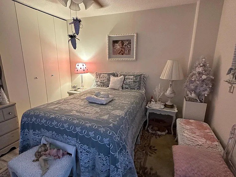 Skyrise Apartments — Photo 16