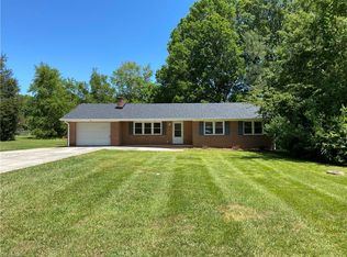 5141 Phelps Dr, Winston Salem, NC 27105