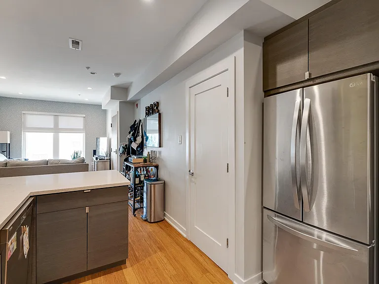1637 Carpenter St #2 — Photo 7
