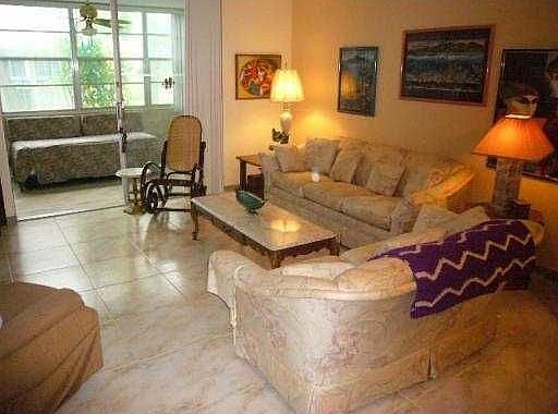 2nd image of 609 NE 14th Ave APT 101