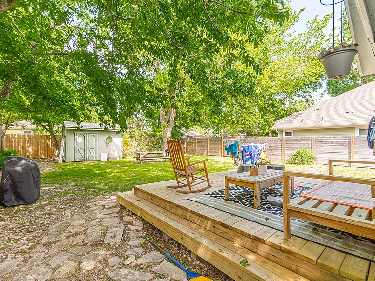fully enclosed back yard