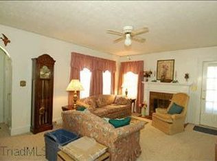 882 Old Hollow Rd, Winston Salem, NC 27105
