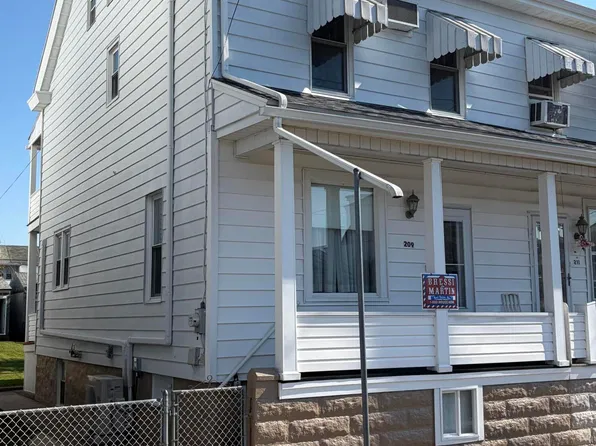 209 S Beech St, Mount Carmel, PA 17851