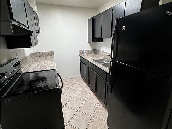 4th image of 2100 Stewart Ave APT B