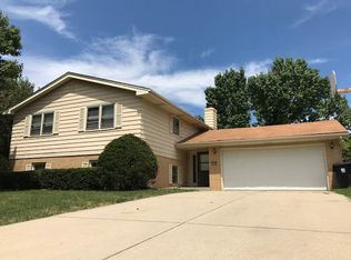 1402 Hanson Dr, Normal, IL 61761