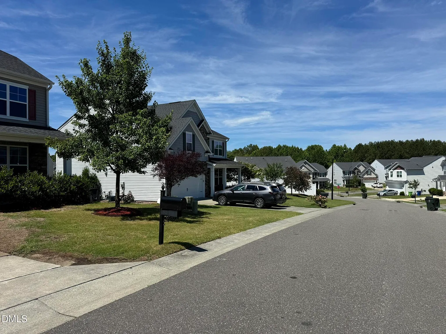 4 bed, 2.5 bath, 2400 sqft, $2,350 — Photo 3