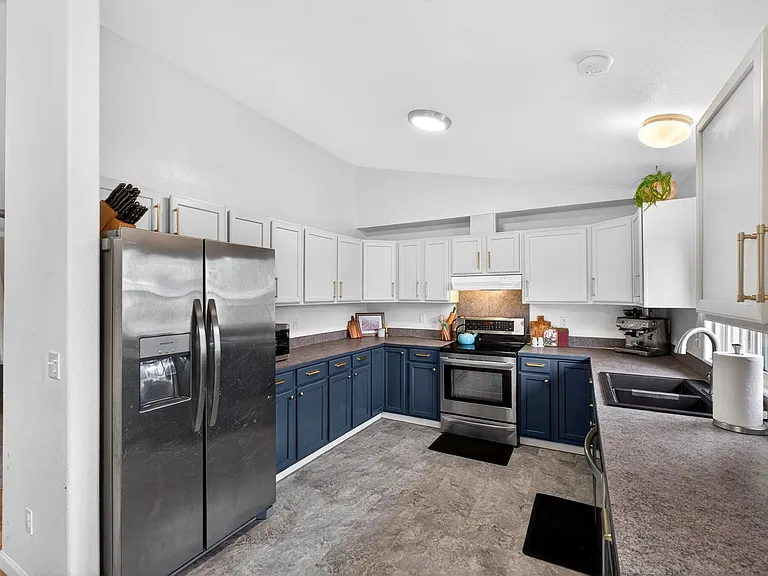 15619 Parkview Dr SE — Photo 5
