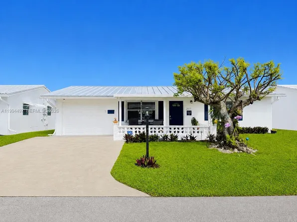 2105 SW Park Dr, Boynton Beach, FL 33426