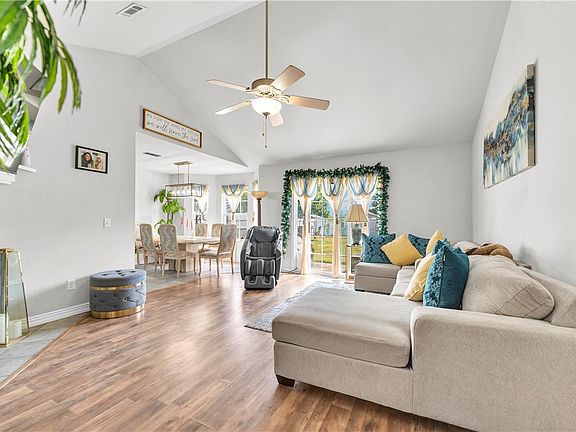 5th image of 1004 Zachary St