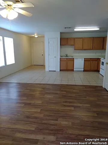 3 bed, 2.5 bath, 1292 sqft, $1,350 — Photo 1