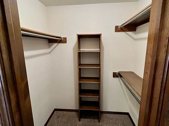 4th image of 1805 Gingham Ln