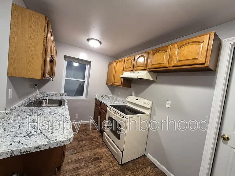 5-7 Upson St #4 — Photo 3