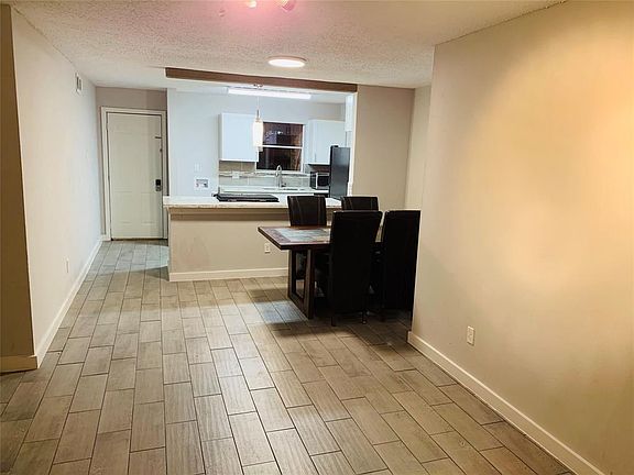 4th image of 1230 Shadowdale Dr APT 17