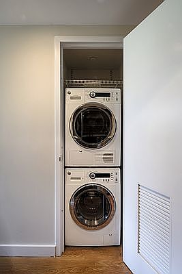 4th image of 303 10th Ave APT 8F