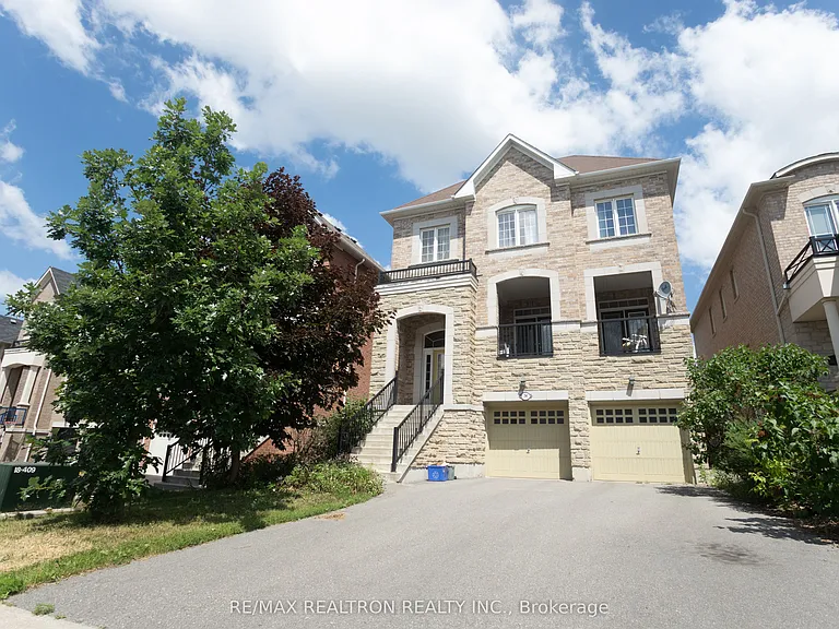 54 Chayna Cres — Photo 1