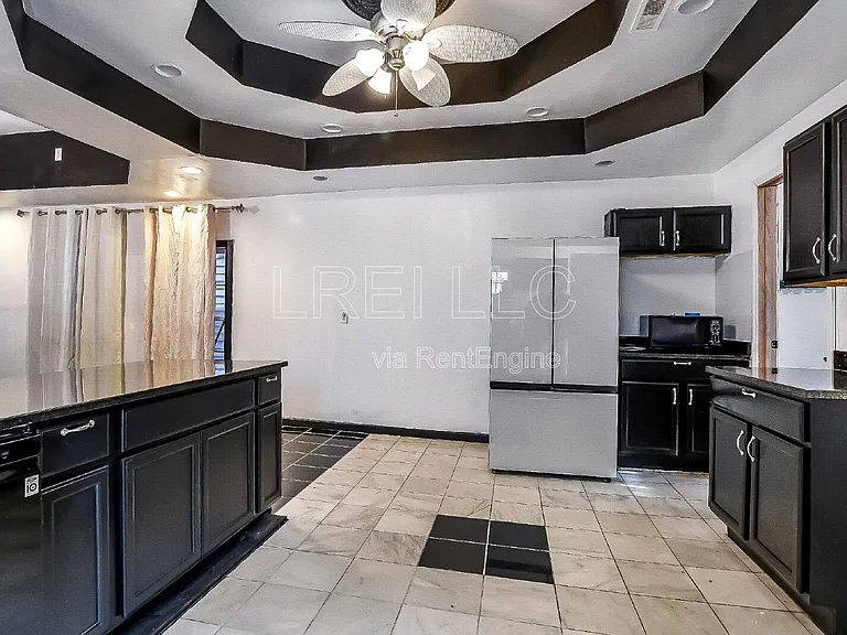 1774 Bolling Ave — Photo 6