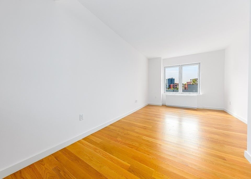 1st image of 31-43 Vernon Blvd #M409