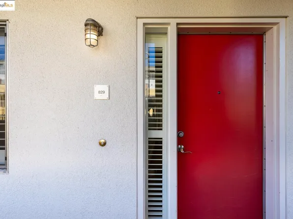 311 Oak St APT 829, Oakland, CA 94607