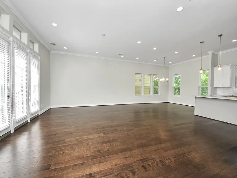 1716 Stuart St — Photo 10