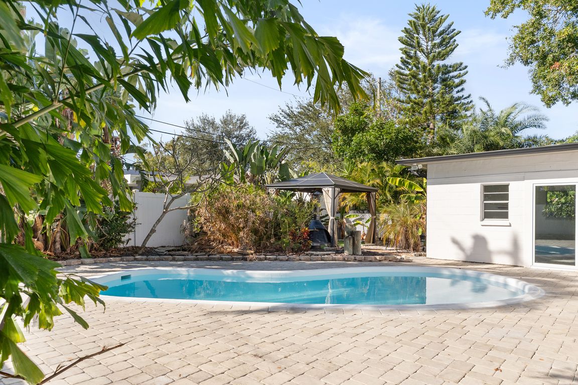 next background image