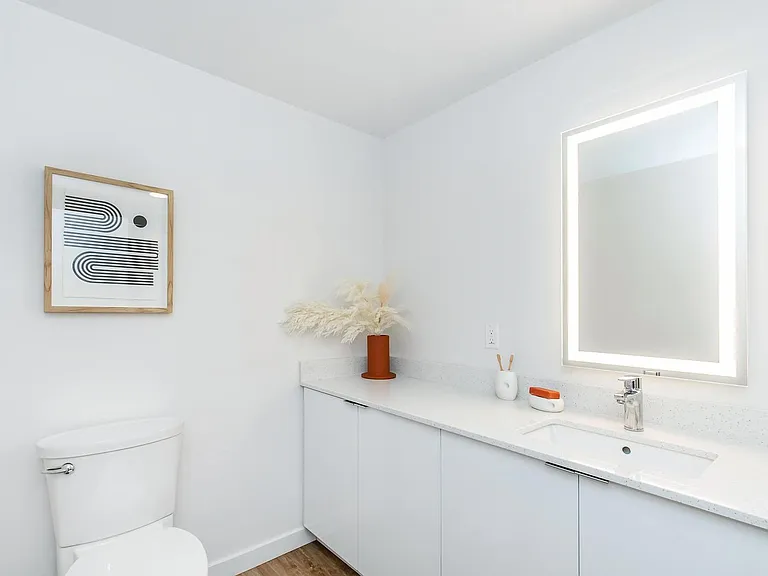 Mossdale Landing - Brand New Apartment Homes — Photo 37