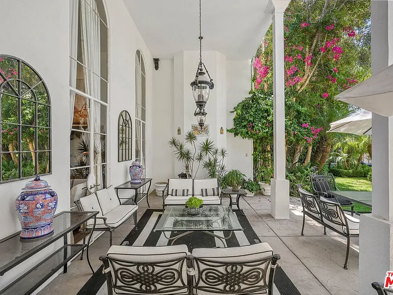 717 N Rodeo Dr — Photo 31