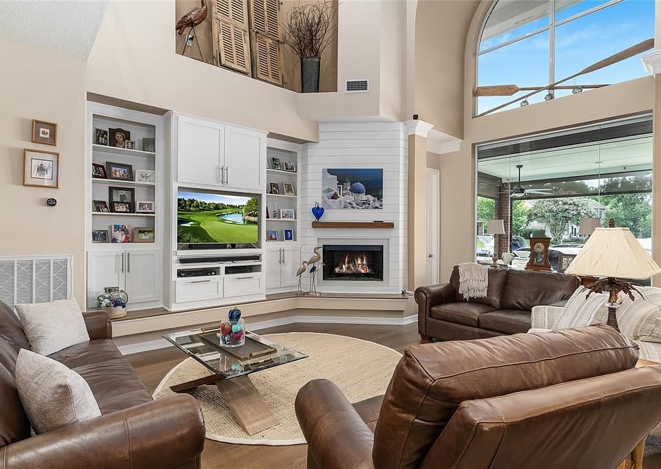 1st image of 3905 Northshore Dr