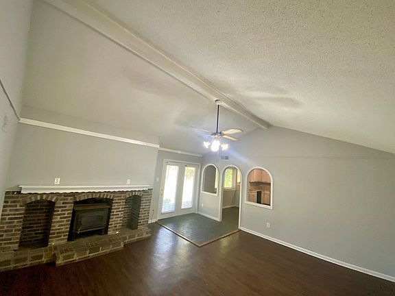 4th image of 4035 Pippin St