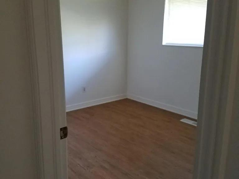 6413 Davis St — Photo 8