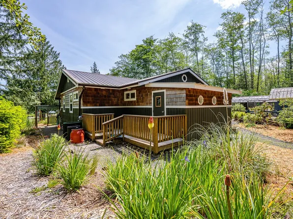 1415 Baikie Rd, Comox Valley, BC V0R 1T0