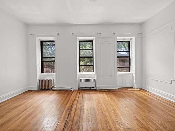 2nd image of 314 York St #3