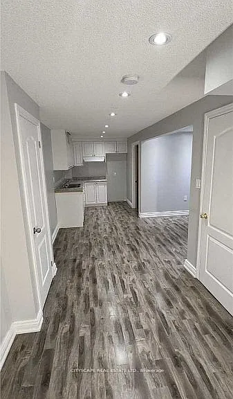 697 Ferguson Dr #BASEMENT — Photo 4