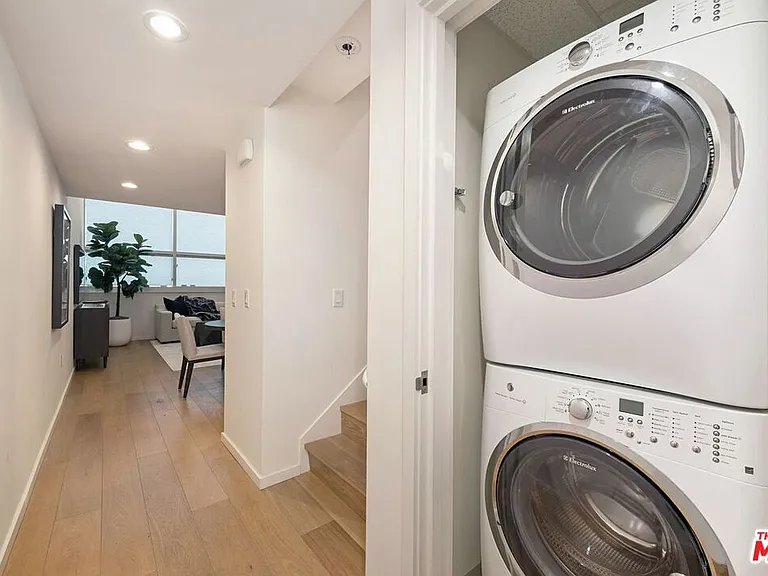 1705 Ocean Ave #107 — Photo 8