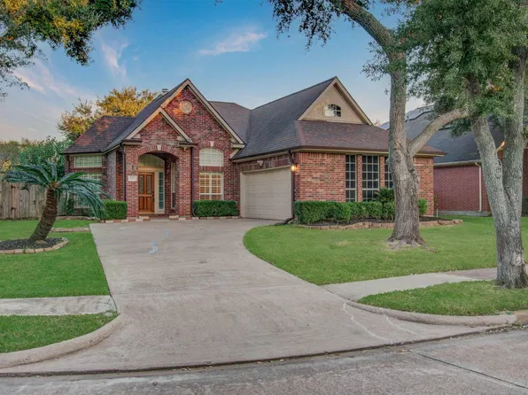 411 Crestridge Dr, Sugar Land, TX 77479