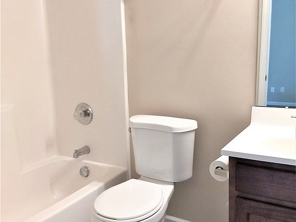 3rd image of 2884 Wheatfield Dr