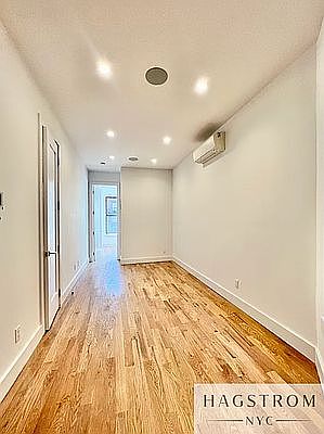 4th image of 327 E 93rd St #6C