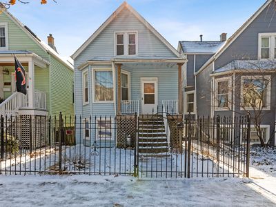 3339 W Berteau Ave, Chicago, IL, 60618