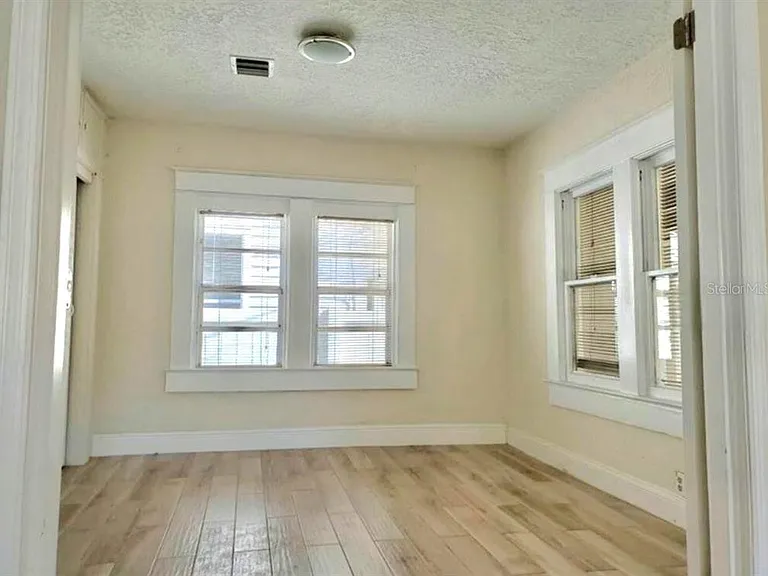 1313 Catherine St — Photo 15
